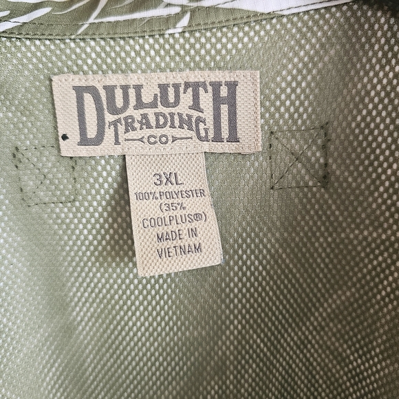 Duluth Trading Co Green and White Casual Button Down Shirt - Picture 4 of 8